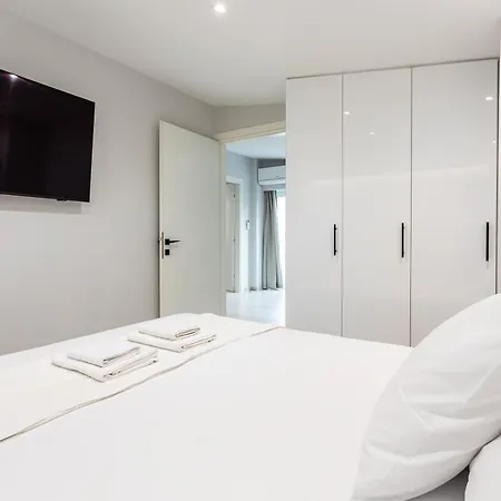 Phoenix, Garden View In B2 *