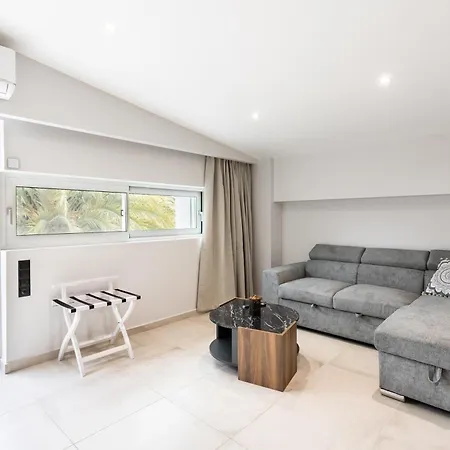 Phoenix, Garden View In B2