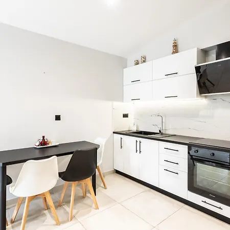 Apartment Phoenix, Garden View In B2 *