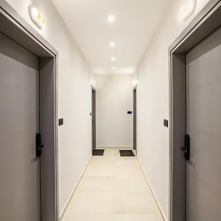 Phoenix, Garden View In B2 Apartment Kalamata