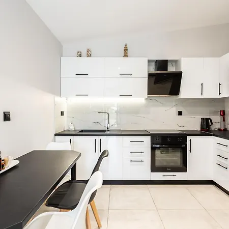 Phoenix, Garden View In B2 Apartment *