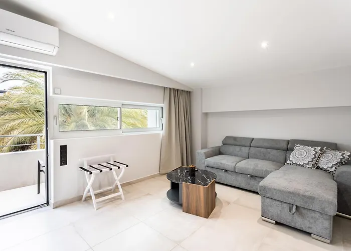 Phoenix, Garden View In B2