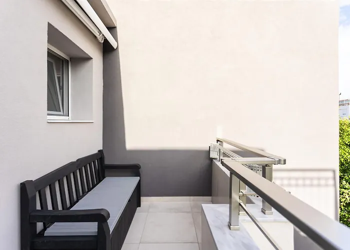 Phoenix, Garden View In B2 * Kalamata