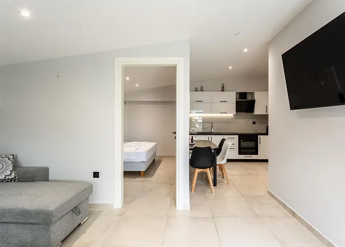 Phoenix, Garden View In B2 Appartement *