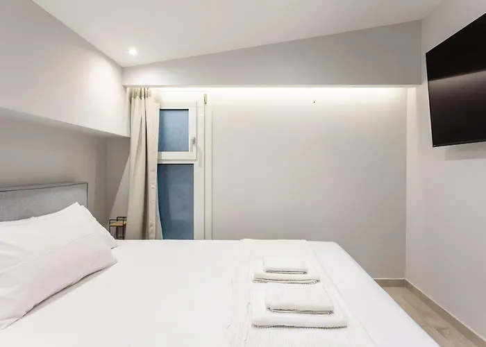 Phoenix, Garden View In B2 *