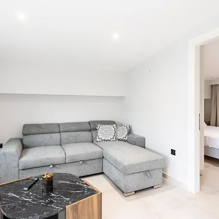 Daire Phoenix, Garden View In B2