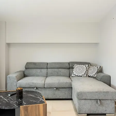 Phoenix, Garden View In B2 Daire