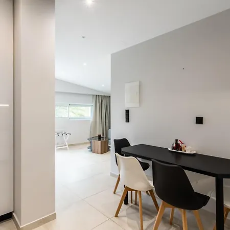 Apartment Phoenix, Garden View In B2