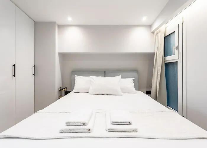 Phoenix, Garden View In B2 * Kalamata