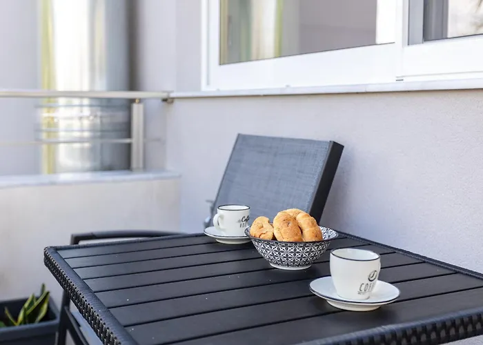 Phoenix, Garden View In B2 Appartement