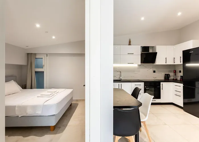 Phoenix, Garden View In B2 *